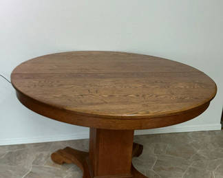 Lot 3: Antique Pedestal Table