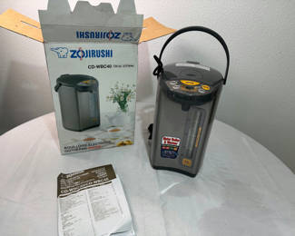 Lot 126: Zojirushi CD-WBC40 Electric Water Boiler and Warmer with Box and Manual