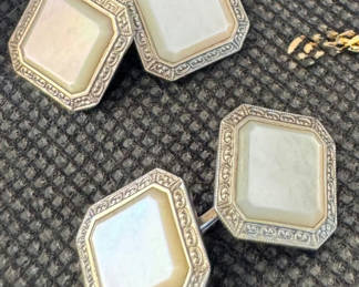 Lot 178: Mixed 10K and 14K Jewelry Lot