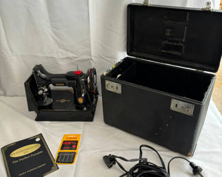 Lot 150: Vintage Singer Featherweight 221 Sewing Machine with Original Case