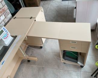 Drawer comes out for extra table