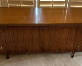 Lane “ Princess” chest-43x19x17