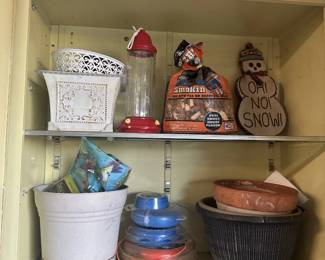 GARAGE MISC. POTS AND STRING TRIM