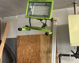 GARAGE LIGHT