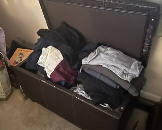 FURNITURE STORAGE BENCH