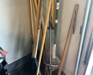 GARAGE YARD TOOLS