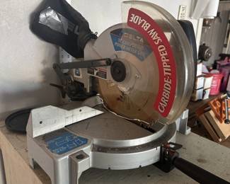 GARAGE DELTA COMPOUND MITER SAW