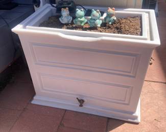 Rainwater Harvesting Planter Cistern with Olla Frog Irrigation System & Spigot