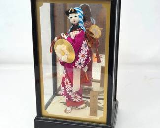 Vintage Japanese Geisha Doll in Glass Display Case – Made in Japan Figurine