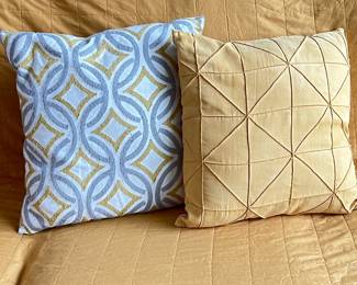 Set 2 Decorative Throw Pillows Geometric Pattern Cotton Blend Yellow Gray 16x16 Inches