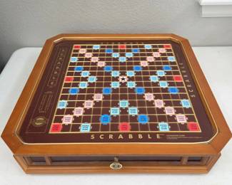  Deluxe Wooden Scrabble Board Game Collector's Edition Rotating Storage Case Complete