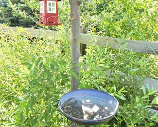 Metal Bird Feeder House & Decorative Bird Bath Garden Set with Hanging Hook