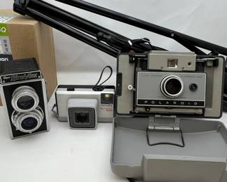 Vintage Camera & Photography Equipment: Ricohflex, Minolta Autopak 500, Polaroid Land Camera & Stand