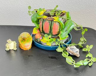 - Vintage Ceramic Frog Planter Plus 3 Decorative Frogs