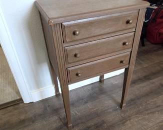- Vintage Wooden Sewing Cabinet Table with Storage Drawers & Bobbin Organizer – Project Piece