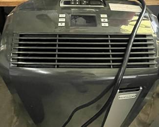 De'Longhi Pinguino PAC AN110PE Portable Air Conditioner