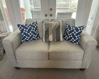 Ridgewater Light Gray Textured Loveseat