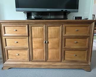Thomasville "Attache" Collection Dresser