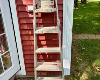 68" Folding Step Ladder