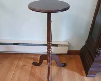 The Bombay Company Round Accent Table