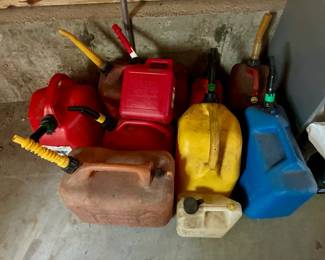 Plastic Gasoline Canisters Various Sizes (10)