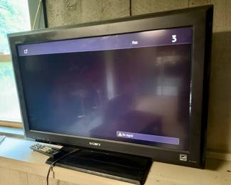 32” Sony Bravia TV With Remote-works