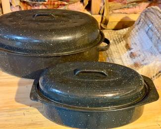 (2) Roasting Pans & Cuisipro Rack