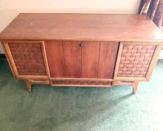 MCM Mid-Century Modern Lane Perception Walnut Cedar Chest with Aroma-Tight Compartment
