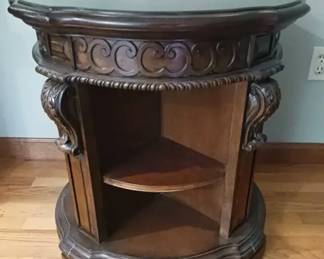 Hooker Furniture Intricately Carved Mahogany End Table with 360-degree Rotation