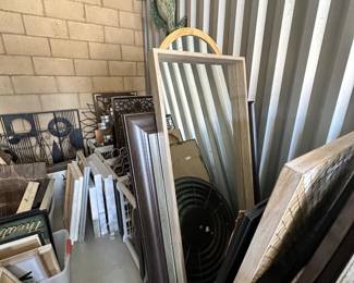 Wall mirrors in sizes from small to XL and full length