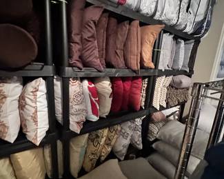 Over 500 throw pillows, plus bedding, duvet inserts, sheets and more