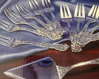 Studio Silversmiths Floral Pattern Cake Server and Pastry Forks Set