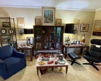 Broyhill Brasilia display cabinet