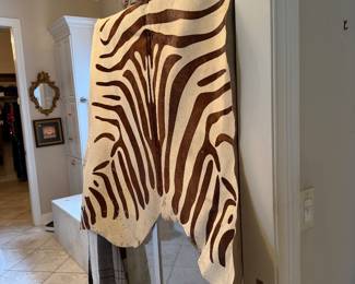 #81 - $250 - Zebra hide 