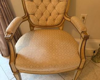 #66 - $120 - French style chair painted cream/gold 24x21Dx33T