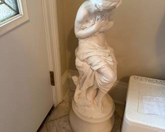 #10 - $60 - Lady statue - plaster 10w31t