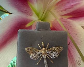 #11- $300 - Dragonfly pin/pendant 10kt yellow/white gold 2.2gr