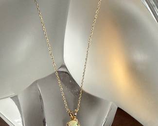 #17 - $295 - 18" chain 10kt gold with opal oval pendant. 1.4gr 