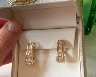 #7 - $1,350 - 2 ctw diamonds hoops 14kt gold earrings - 7 gr 
