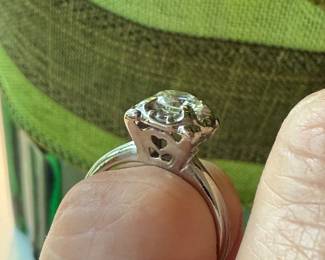 #10 - $800 - 0.48 ctw round diamond in antique mount -14kt white gold - 2.5gr- Vs1-Vs2 - H color (size 3) 