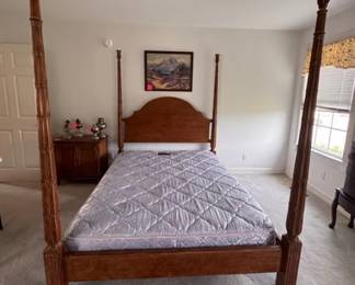 Queen four poster bed