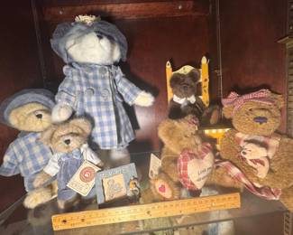 Collections of Boyds Bears stuffed and resin figurines