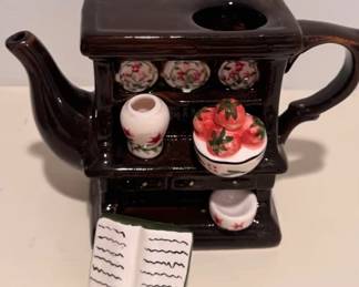 Vintage Portmeirion brown cupboard botanic garden teapot
