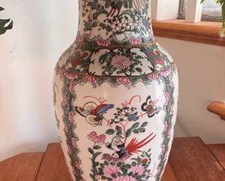 Vintage Andrea by Sadek Famille Rose Canton vase