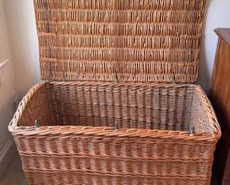 Wicker storage chest