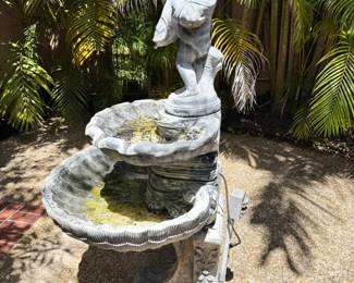 Working fountain - he's heavy :)
