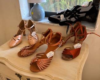 Ballroom dance shoes