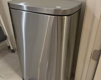 Lidded Trash Can