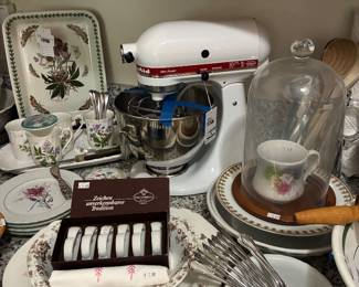 Portmeirion Botanical Baking Dish, KitchenAid Mixer