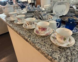 Tea Cups & Saucers